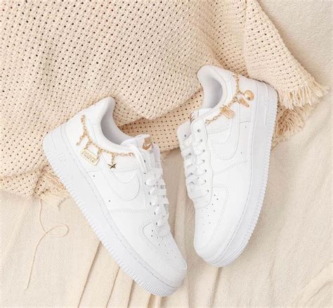 nike air force 1 mit goldener kette|Where to cop: Nike Air Force 1 '07 LX 'Lucky Charms'.